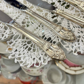 Ножи столовые "Троянда" Киевский з-д им.Дзержинского. Мнц с серебрением. Винтаж. Цена за 6шт. Картинка 5